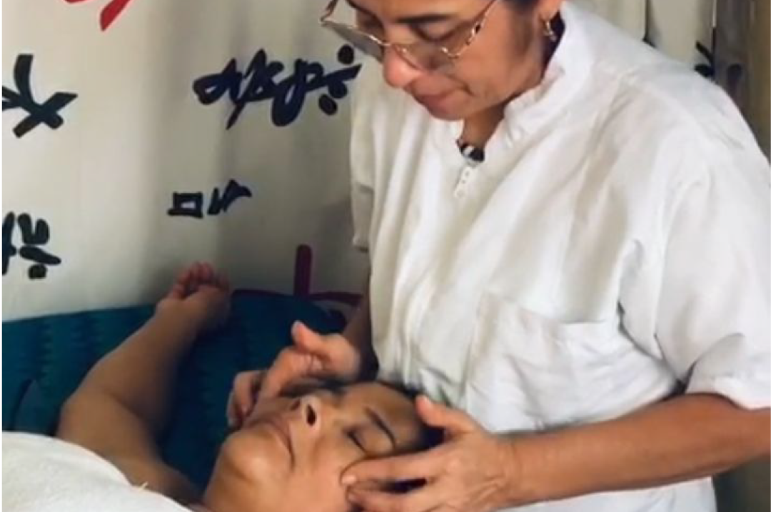 Masajes en la cara y cuero cabelludo